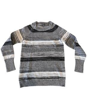 LL Bean Women’s Grey and White Sweater size M